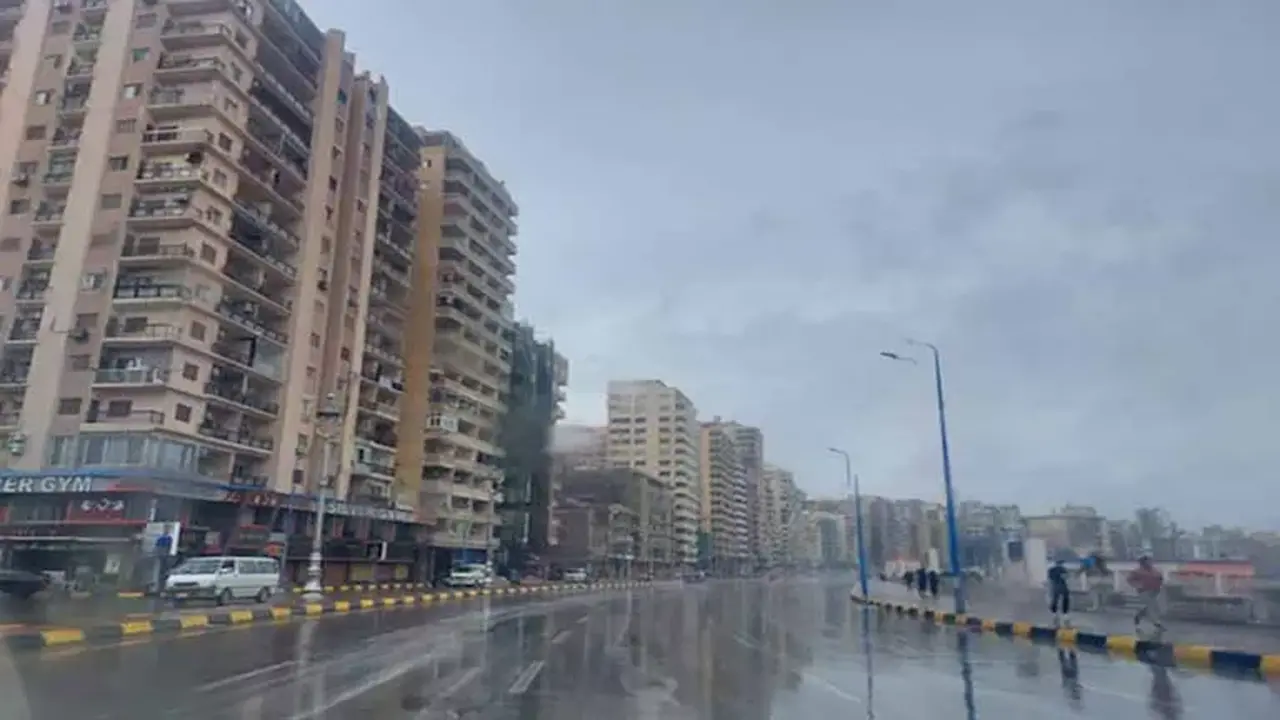 استمرار انخفاض درجات الحرارة مع تحذيرات مكثفة من كثافة الشبورة المائية اليوم